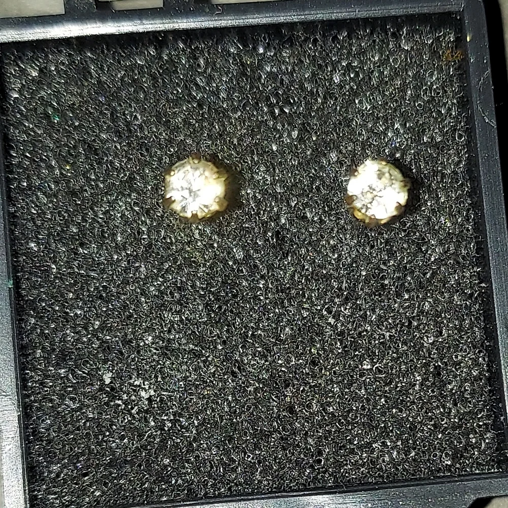 Tiny earings